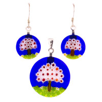 Pendant plus earrings